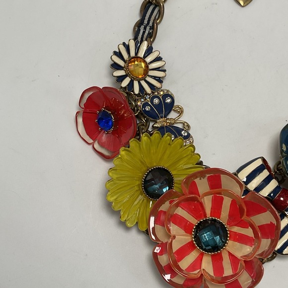 Betsey Johnson Yacht Club Lucite Flowers Rhinestone Necklace - Picture 3 of 15